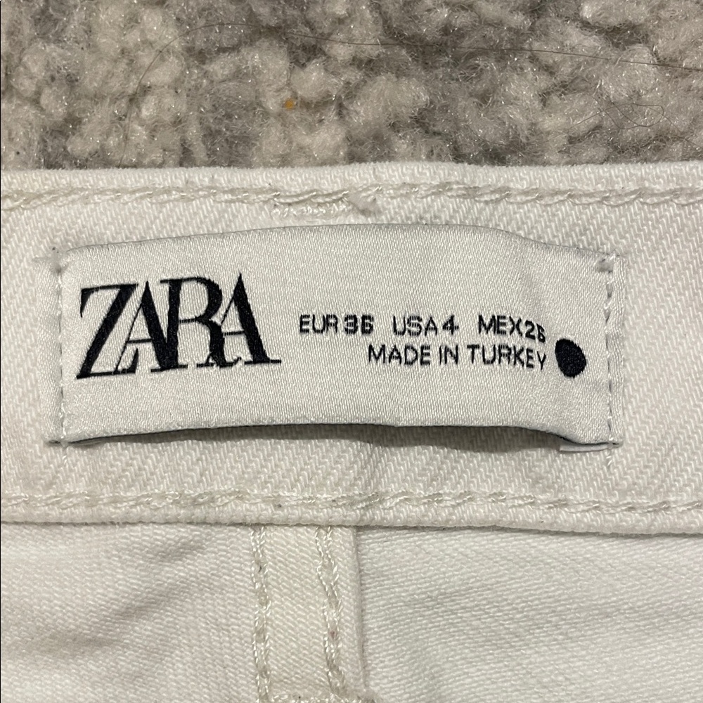 ZARA | White Denim Jeans - Picture 2 of 7